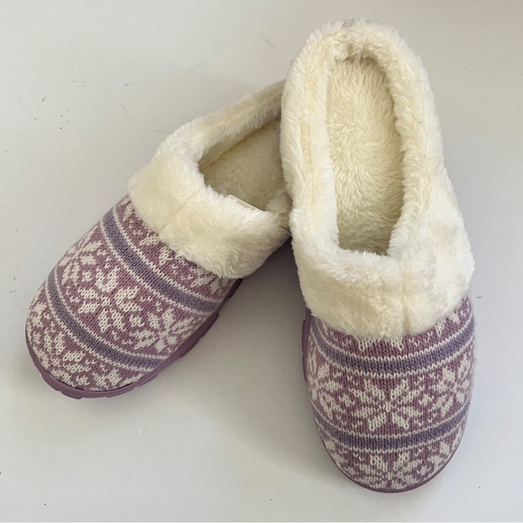 I. appel Violet Snowflake Knit Slippers - Picture 3 of 15